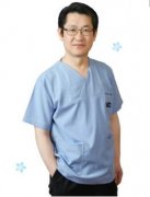洪星灼谁厉害和曹仁昌？广州紫馨洪星灼双眼皮修复怎么样？
